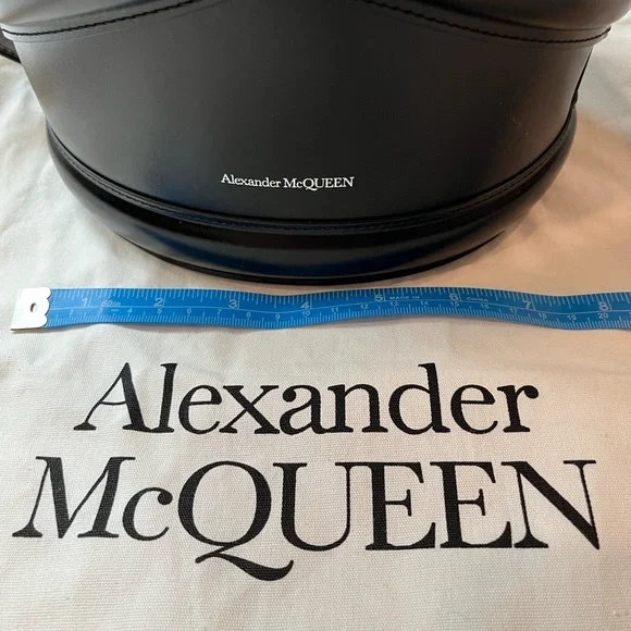 Alexander McQueen Black Shoulder Bag - Picture 3 of 12